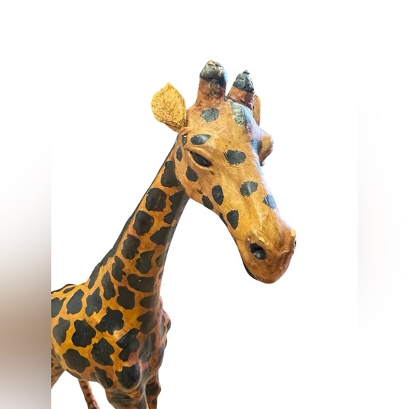 Set of Three Giraffe Figurines Decor - Picture 2 of 3